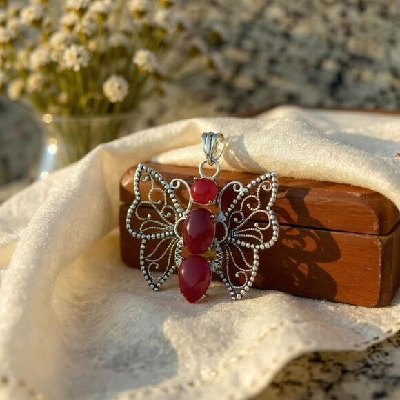 Butterfly Crystal Choker Necklace Silver Tone Carnelian  Red Carnelian Butterfly Pendant Necklace New